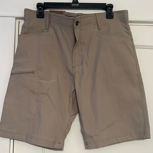 Berne 813 Active Fit Pro Flex Men’s Short 32 Beige NWT